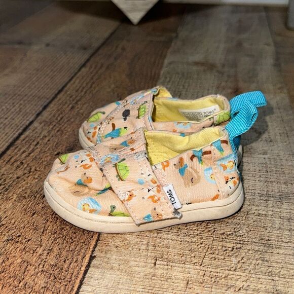 TOMS Girls Alpargata Pet Club Graphic Slip On  Flats Casual Toddler Size 4 - Picture 1 of 8